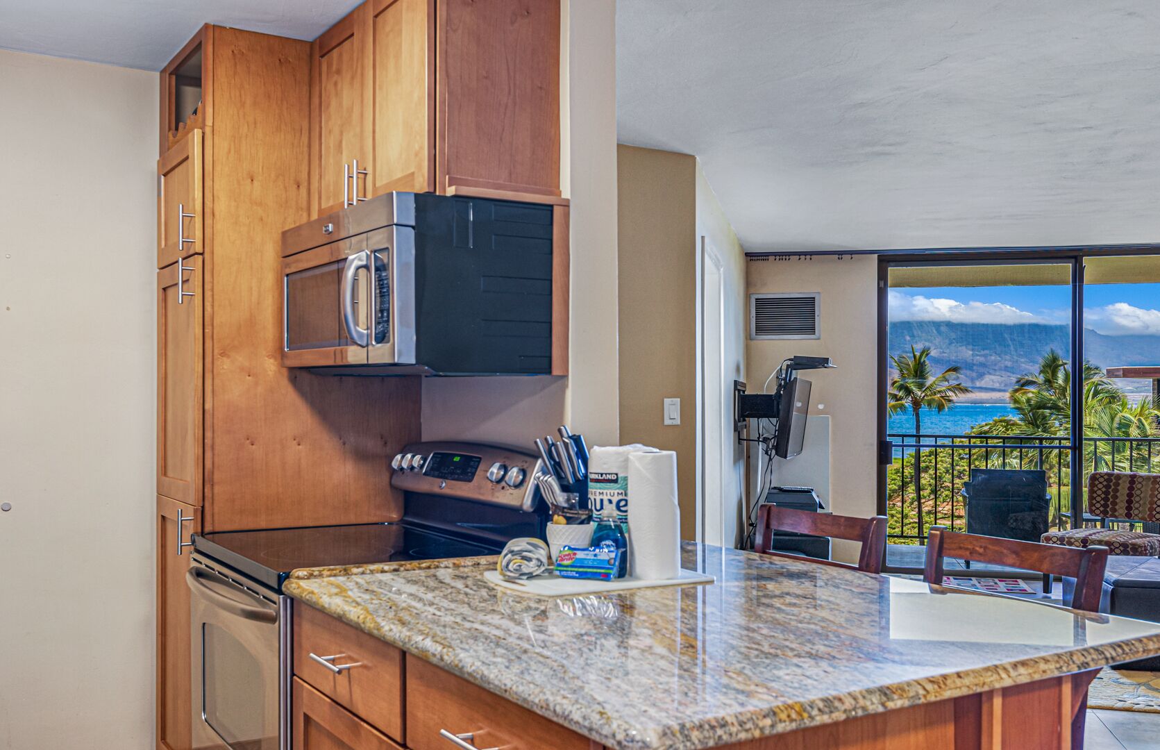 Oceanfront Kauhale Makai - Luxury 1 Bedroom ~ Central Air & Ocean View
