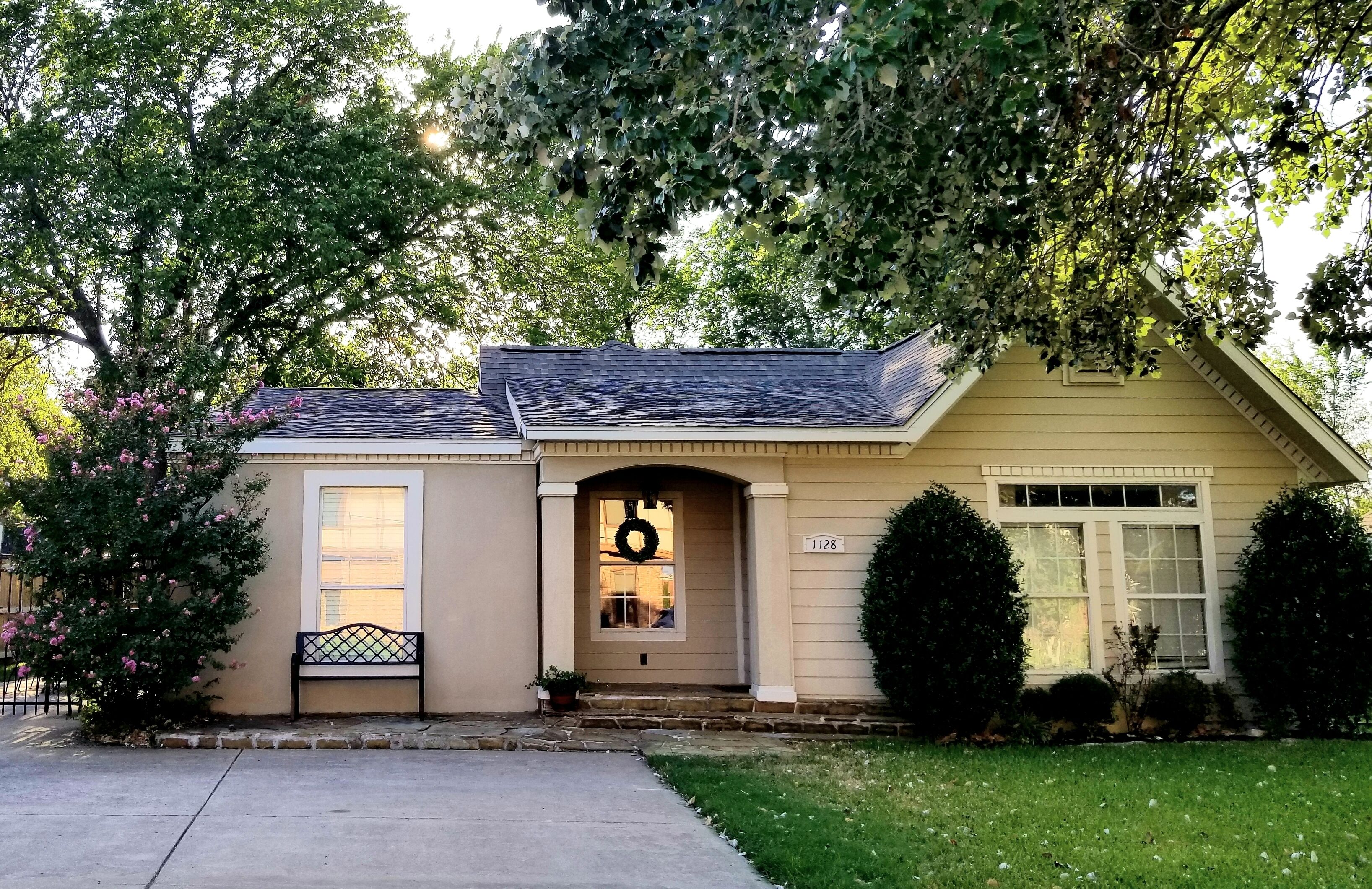 'The Merlot House' Near Historic Grapevine-Family friendly-great location!