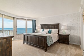 2 slaapkamers, een bureau, een strijkplank/strijkijzer, gratis wifi