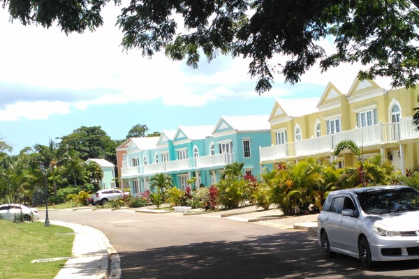Little Bay Country Club Community