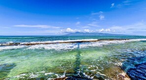 Ubicación a pie de playa, tumbonas y toallas de playa