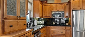 Alpenglow`s NW Ogden, 3 minuter till centrum, i West Side, gratis WiFi, luftkonditionering, öppen spis Pe