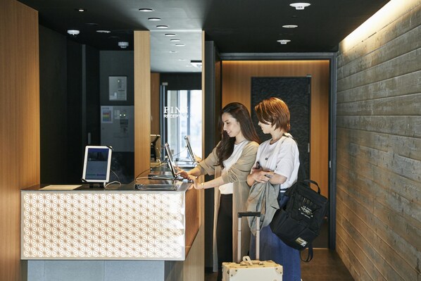 Property entrance - PINN-S1E6 (Sapporo)