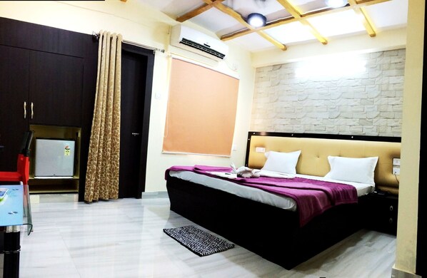 Standard Double Room, Multiple Beds, Smoking | Exterior detail - Hotel Sonar Tori (Puri)