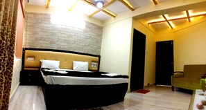 Rollaway beds, free WiFi - Hotel Sonar Tori (Puri)