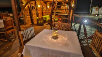 Breakfast, lunch, dinner served; local and international cuisine