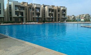 6 piscinas externas