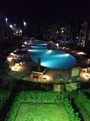6 piscines extérieures