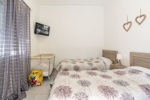 2 Schlafzimmer, Zimmersafe, Schreibtisch, schallisolierte Zimmer