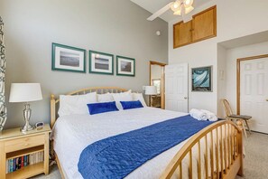7 bedrooms, WiFi, bed sheets