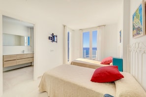 2 dormitorios, tabla de planchar con plancha, wifi gratis y ropa de cama