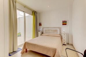 2 bedrooms, in-room safe, iron/ironing board, free WiFi - Migjorn Playa Seafront for four people (Colònia de Sant Jordi)