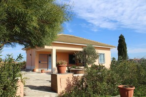 Exterior - INDEPENDENT HOUSE BY THE SEA (Santa Maria del Focallo)