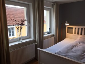 1 bedroom, free WiFi, bed sheets - Cozy and charmingly furnished 30sqm apartments in a central location of Husum (Husum)