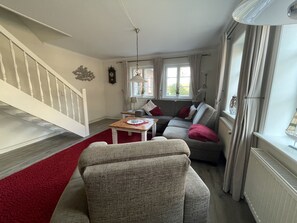 TV - "Second home" Oldsum (Oldsum)