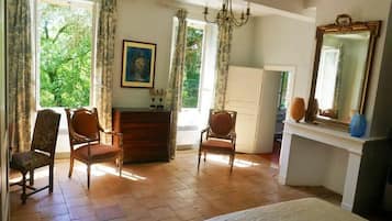 5 chambres, fer et planche Ă repasser, Wi-Fi gratuit, draps fournis