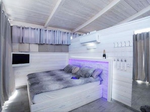 Apartamento básico, 2 quartos, para não fumantes | 2 quartos, Wi-Fi de cortesia, roupa de cama
