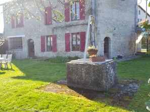 Outdoor dining - Cottage in Dun-high "LA BAURETTE" (Dun-sur-Meuse)