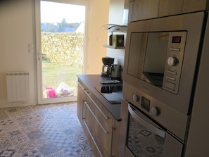 Réfrigérateur, micro-ondes, four, lave-vaisselle