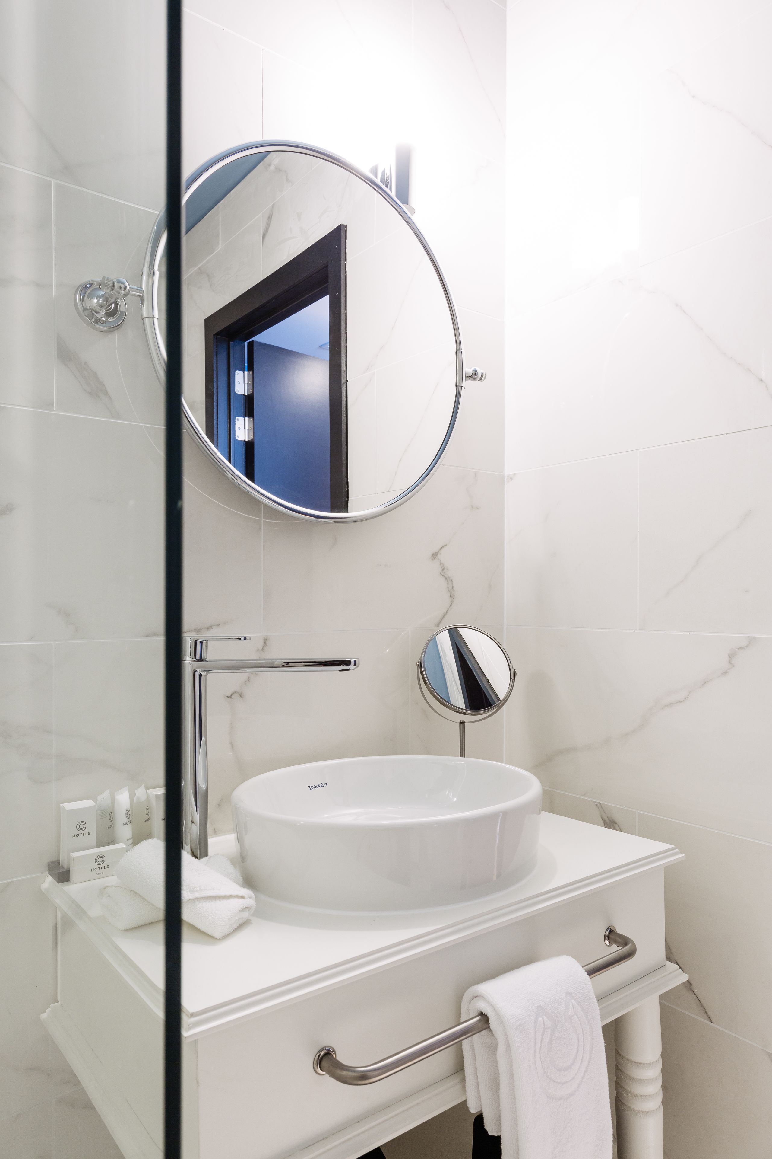 double room, terrace, city view | bathroom | shower, free toiletries, towels