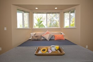 3 habitaciones, tabla de planchar con plancha, wifi y ropa de cama 