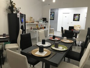 Télévision à écran plat, chauffage par le sol