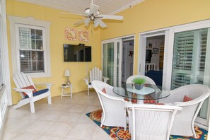 Outdoor dining - 3 bedroom on 1st floor. End unit. Gated community. Walking distance to beach. (North Myrtle Beach)