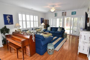 Living area - 3 bedroom on 1st floor. End unit. Gated community. Walking distance to beach. (North Myrtle Beach)