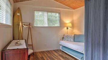 3 bedrooms, iron/ironing board, travel crib, WiFi