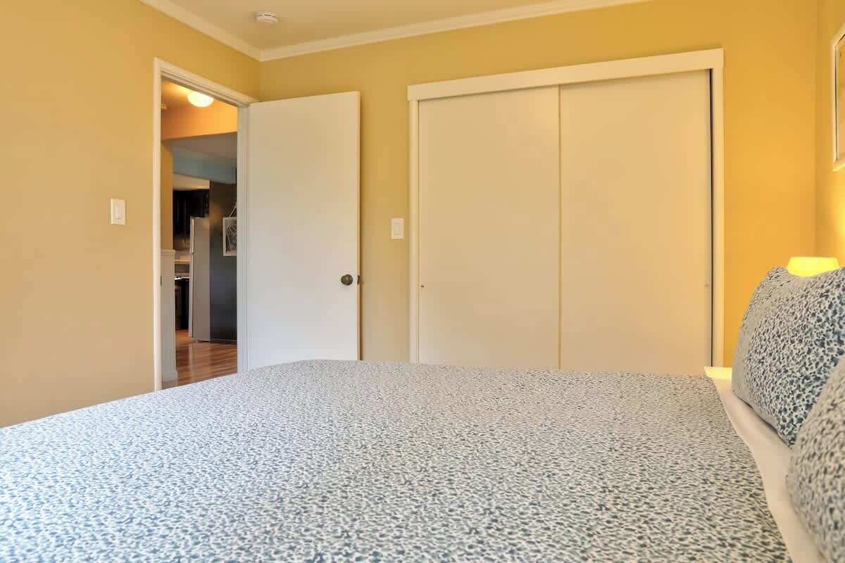 3 bedrooms, iron/ironing board, travel crib, WiFi