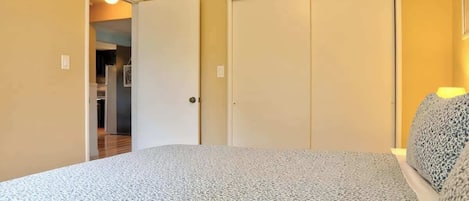 3 chambres, fer et planche à repasser, lit parapluie, Wi-Fi