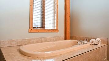 Baignoire, sĂšche-cheveux