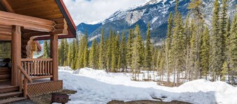 Getaway Cabin Ideal For Groups Exploring Rockies