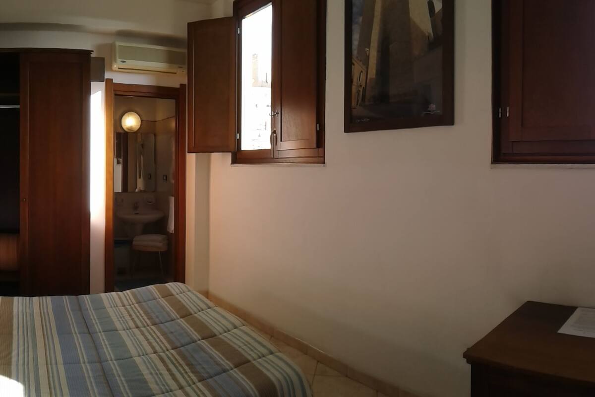 classic double or twin room | desk, free wifi