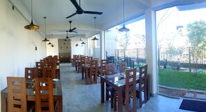 Restaurant - Hive 68 - Hotel and Resorts Negombo (Negombo)