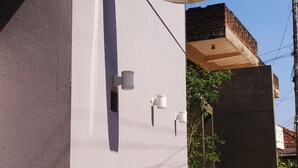 A building with a sign that reads "HIVE" and a modern architectural design. - Hive 68 - Hotel and Resorts Negombo (Negombo)