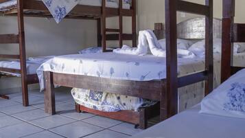 Minibar, free WiFi, bed sheets