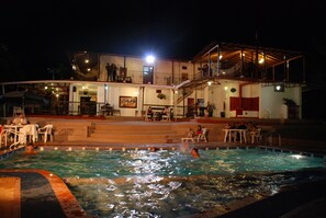 Front of property – evening/night - Finca Hotel Andaquies (Circasia)