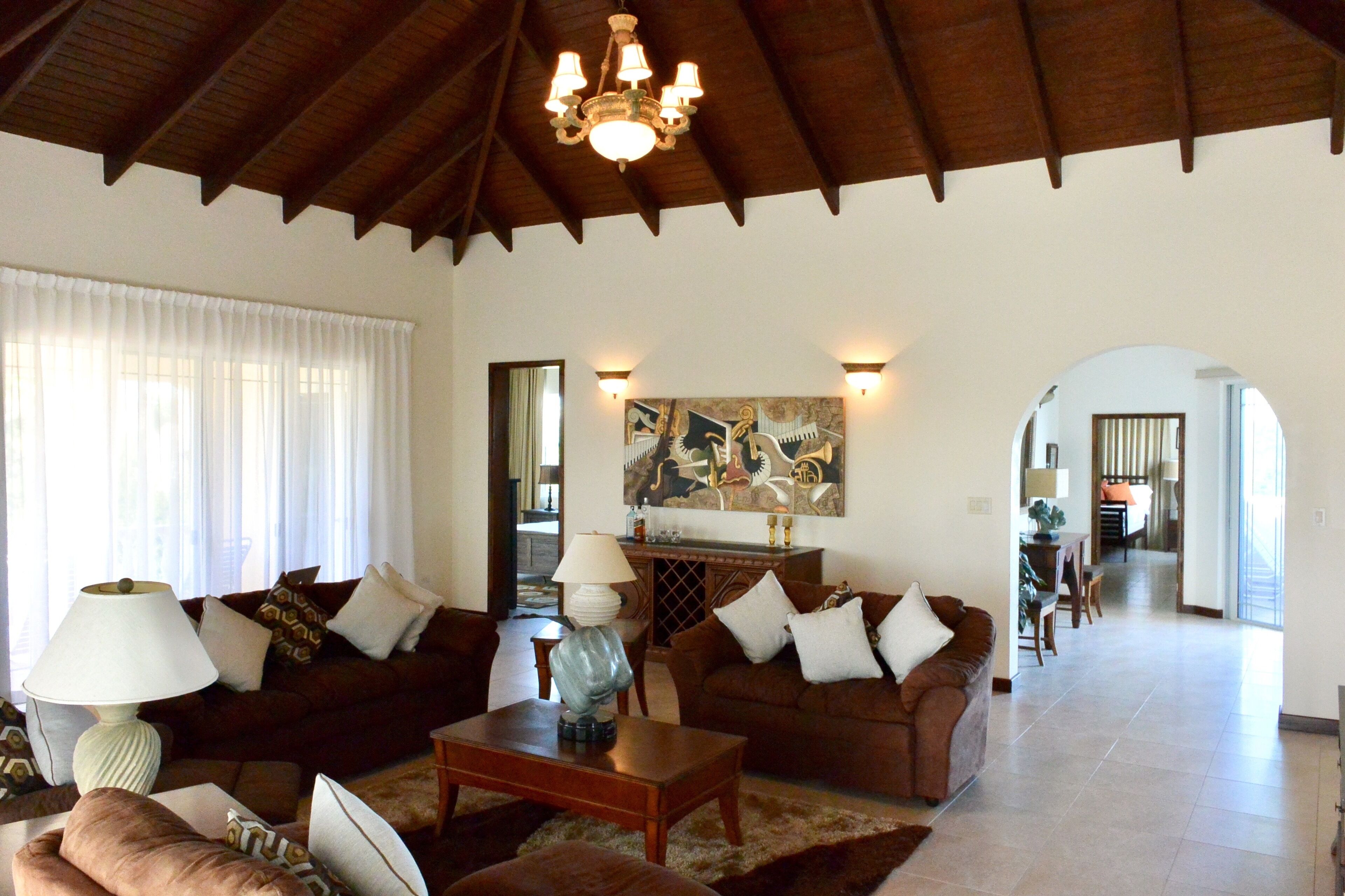 TV, DVD player, books, stereo