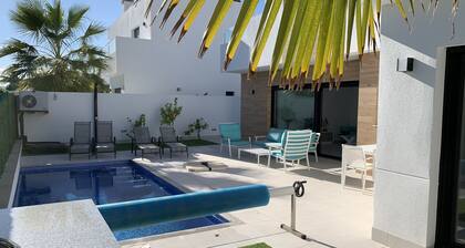 MODERN NEW BUILD VILLA FOR 6 PEOPLE WITH HEATED PRIVATE POOL