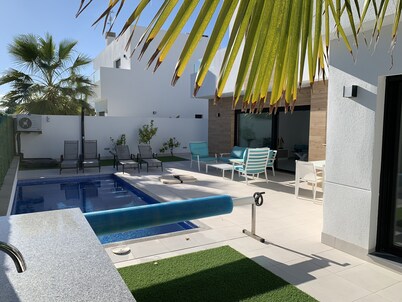 MODERN NEW BUILD VILLA FOR 6 PEOPLE WITH HEATED PRIVATE POOL