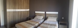 2 chambres, fer et planche Ă repasser, Wi-Fi, draps fournis