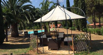 Vista Mare mit Privatpool großen 65.000 qm Garten, Meeresblick, Strandnähe.