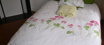 Habitación grande y cómoda individual