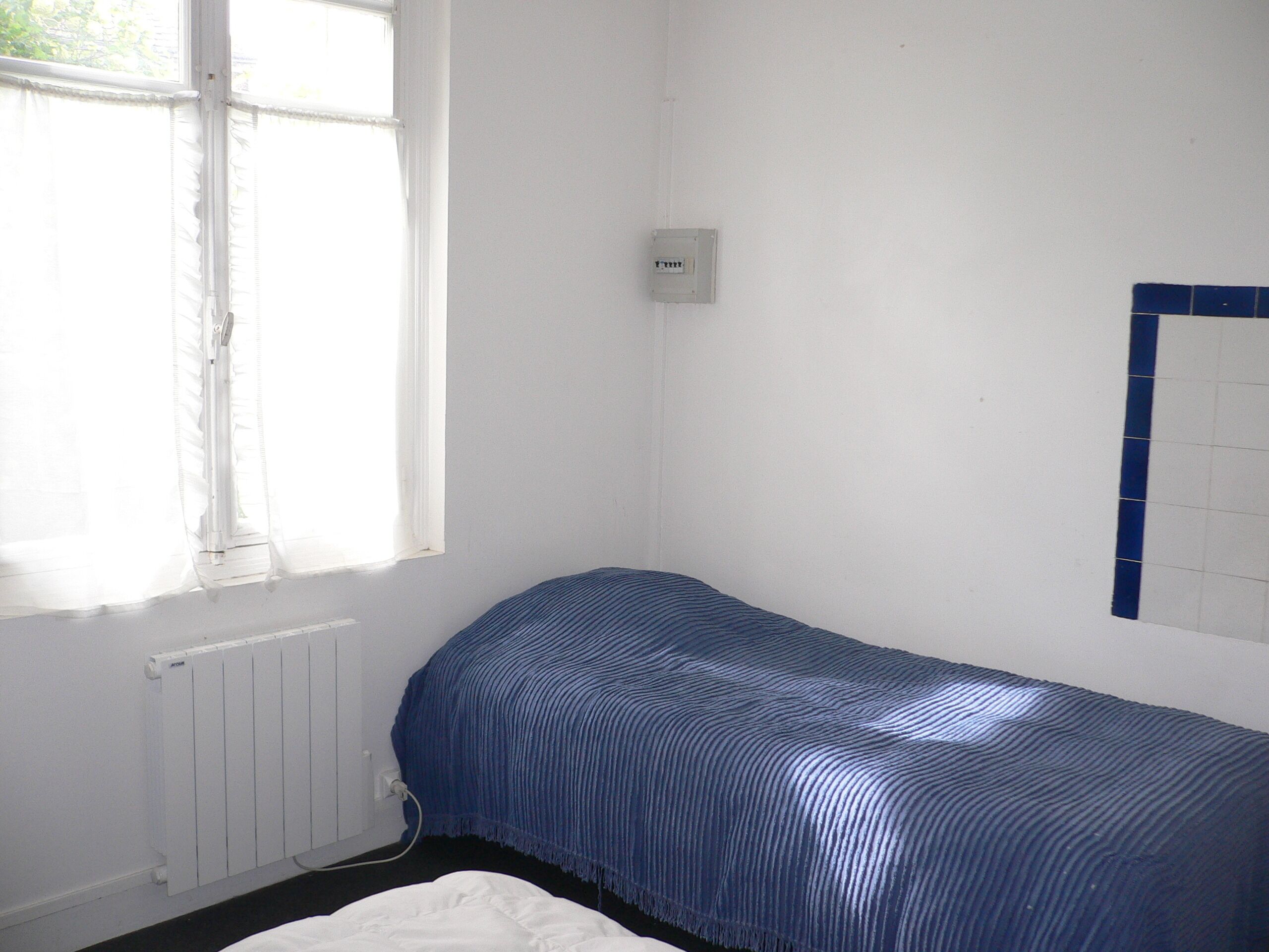 Large detached comfortable room