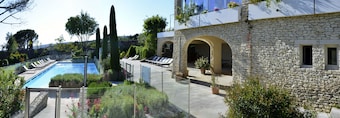 CHARMING BASTIDON TERRACE GARDEN POOL GORDES LUBERON