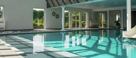 Piscine couverte, piscine chauffée