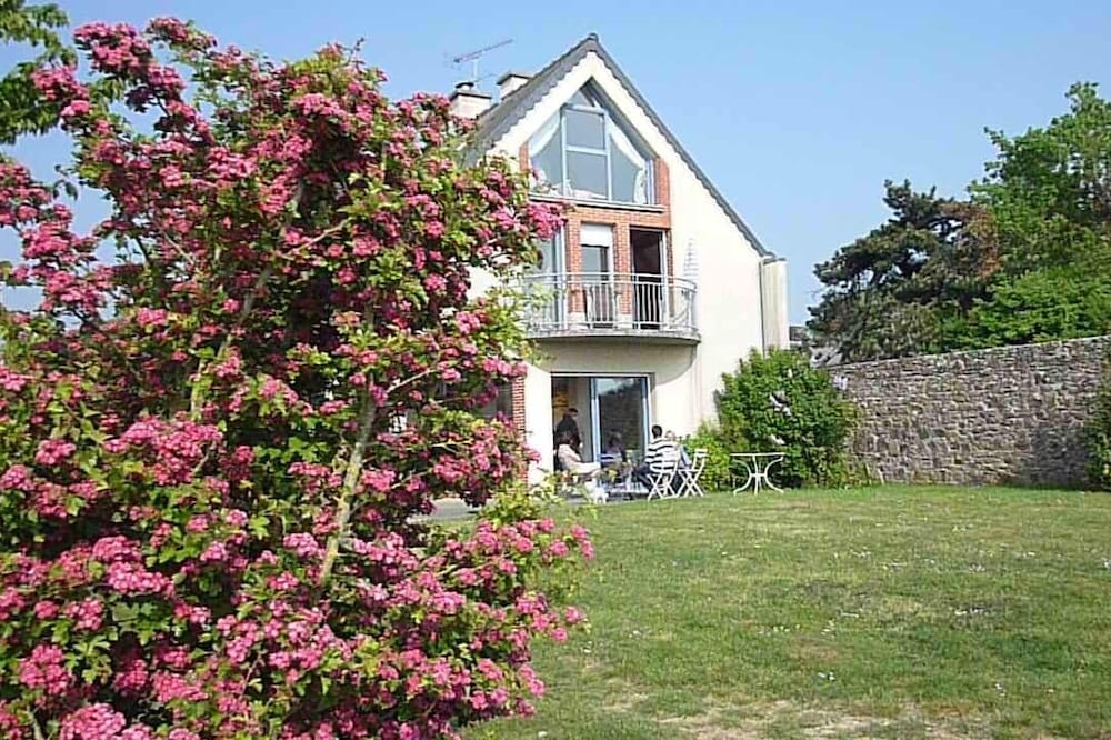 Villa, seaside, in the Bay of Mont Saint Michel for 6 people