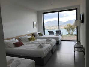 4 bedrooms, iron/ironing board, WiFi, bed sheets - Villa Lourada architect house, swimming pool, spa 1.5 km from beautiful beaches  (Olmeto)