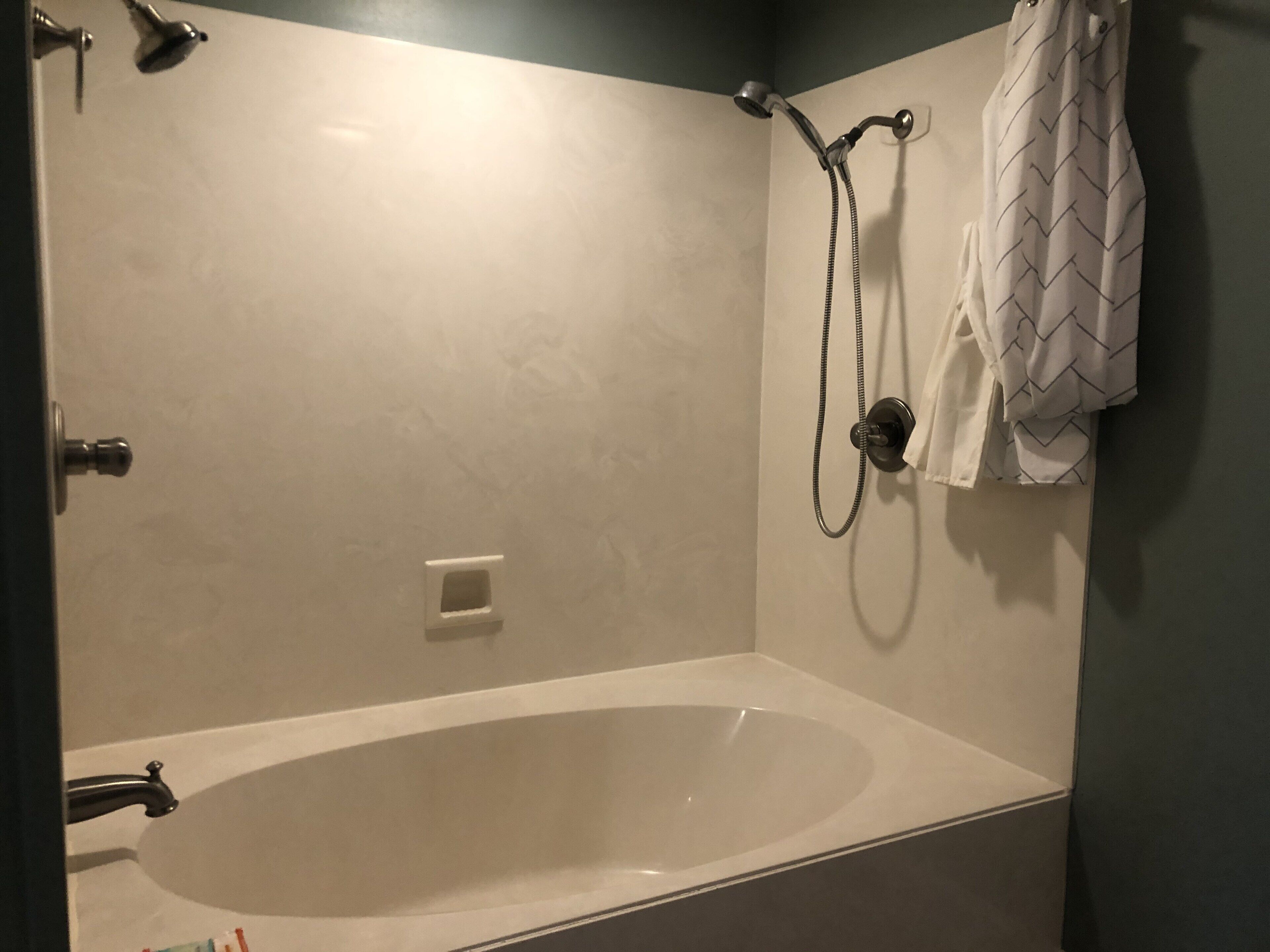 WB Outfitters Fishing and Hunting Lodge-Entire House